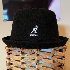 Mens black Kangol Mowbray hat. Excellent condition and only worn once.